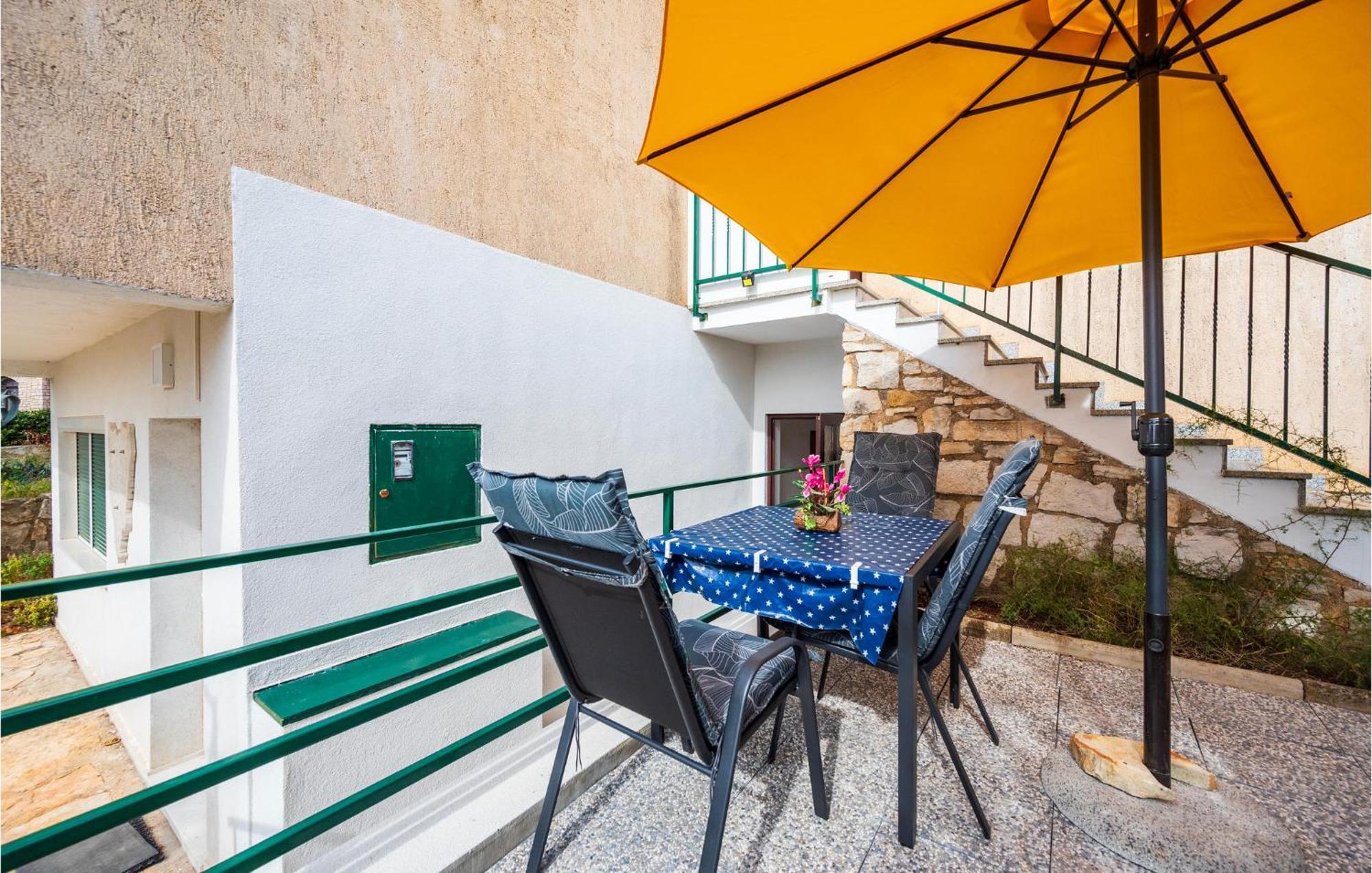 Amazing Apartment In Pula With Kitchen Ngoại thất bức ảnh